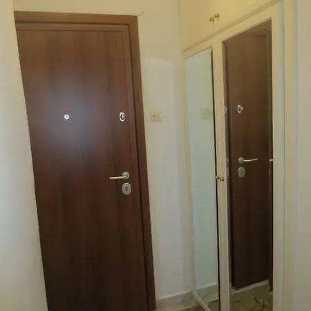 Anna Center شقة فيريا